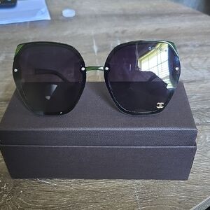 C C Green and Black Geometric Sunglasses